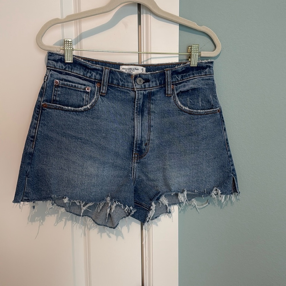 Abercrombie the Cutoff Short high rise Denim Blue Women's Shorts size 4/27